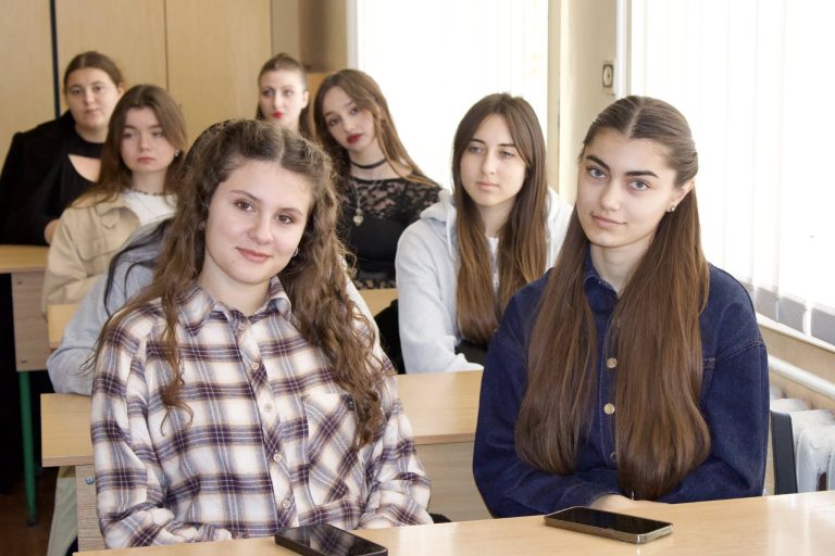 571403534_821911303921898_7485542469392391275_n